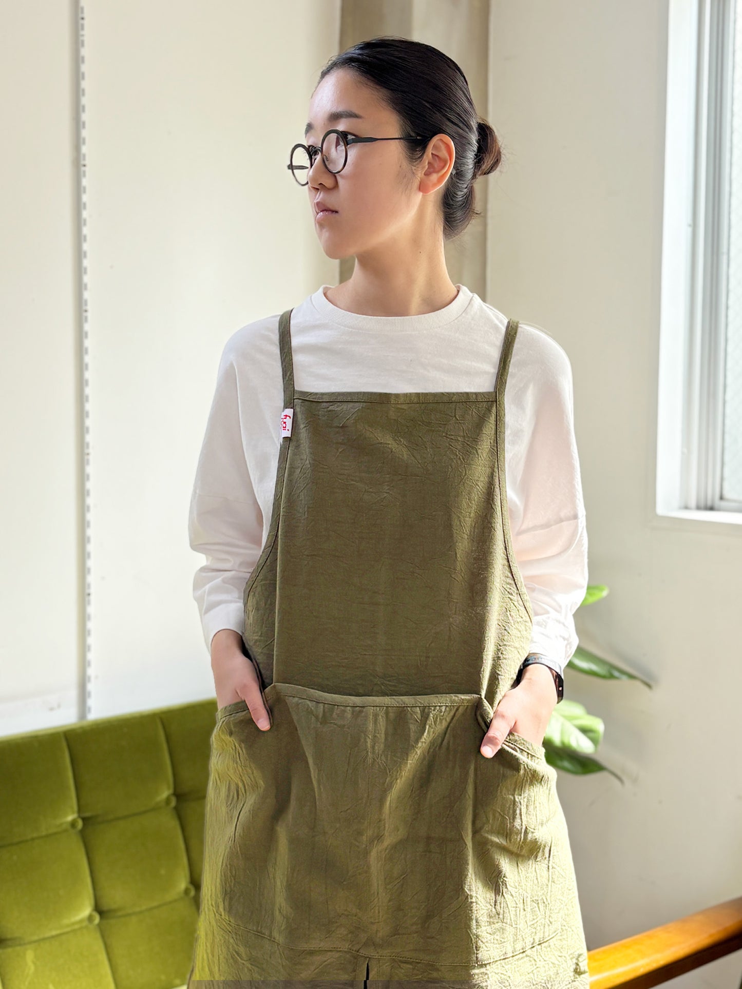 kangaroo apron / khaki