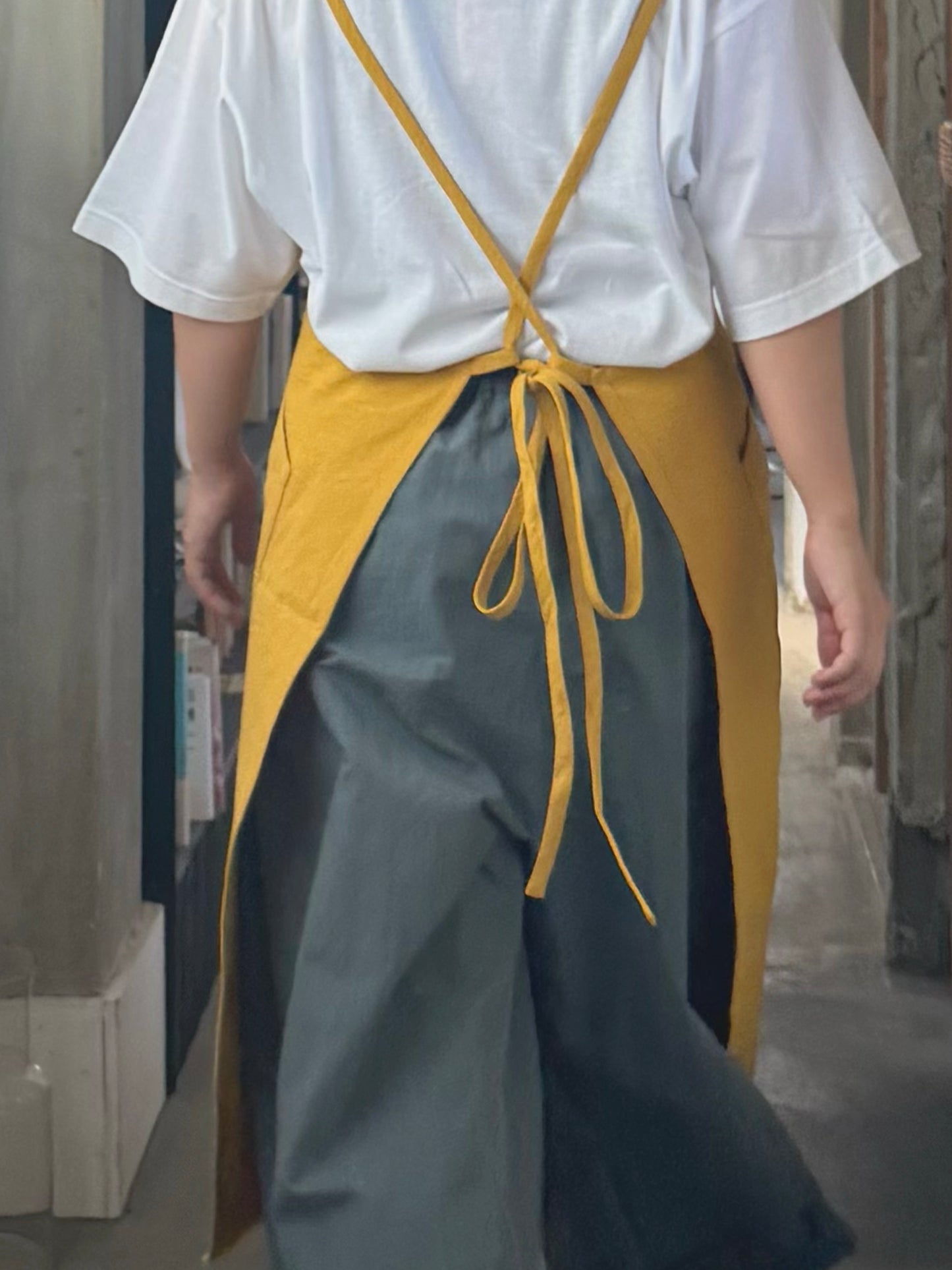 Kangaroo Apron / Khaki