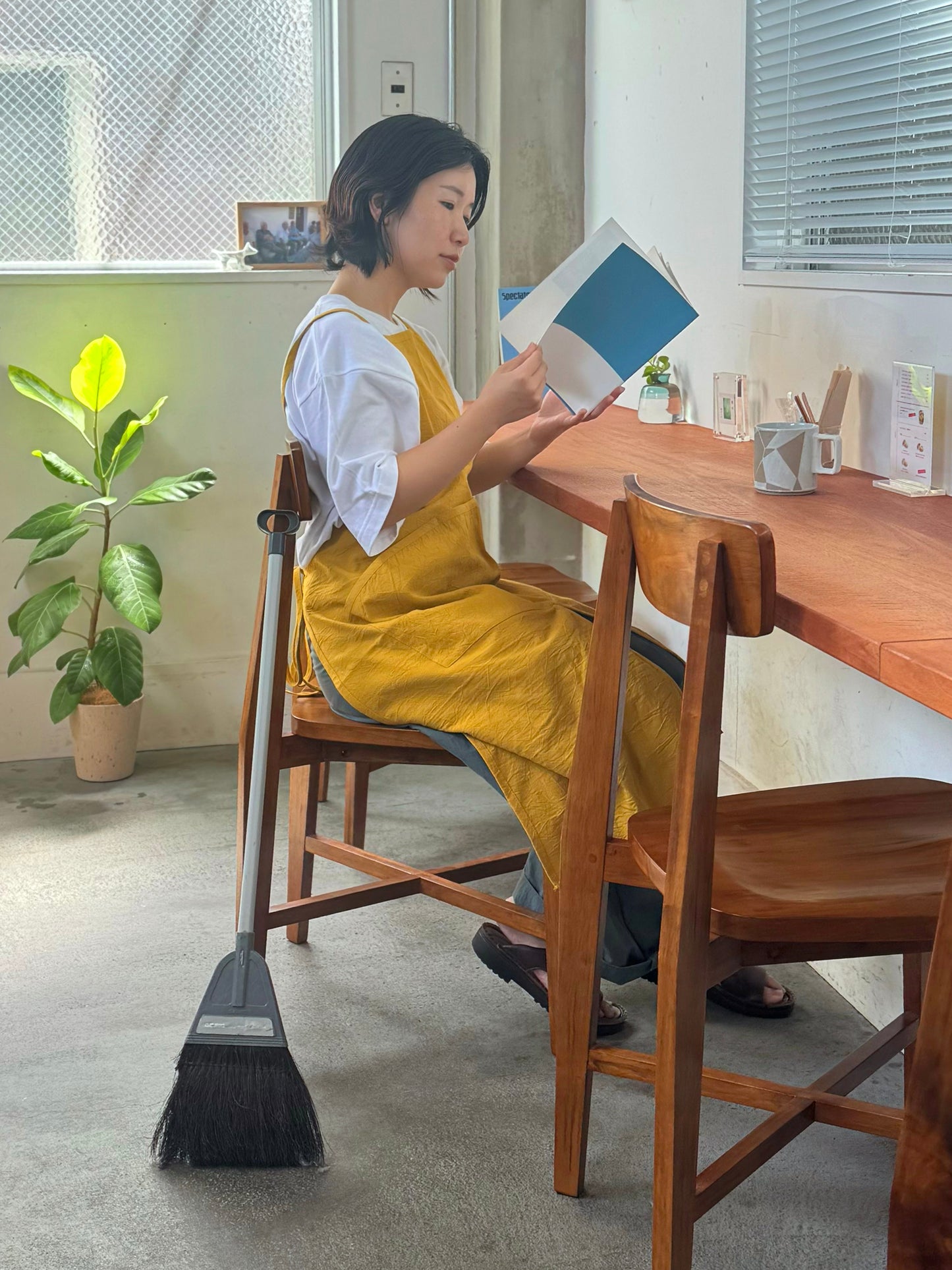 Kangaroo Apron / Khaki