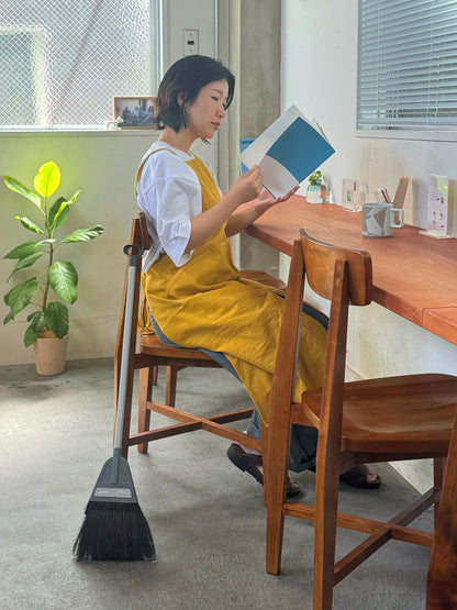 Kangaroo Apron / Khaki