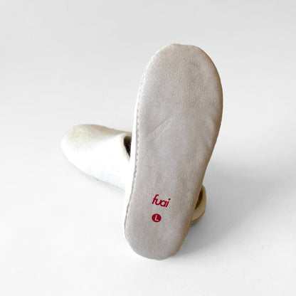 Wool room shoes / white