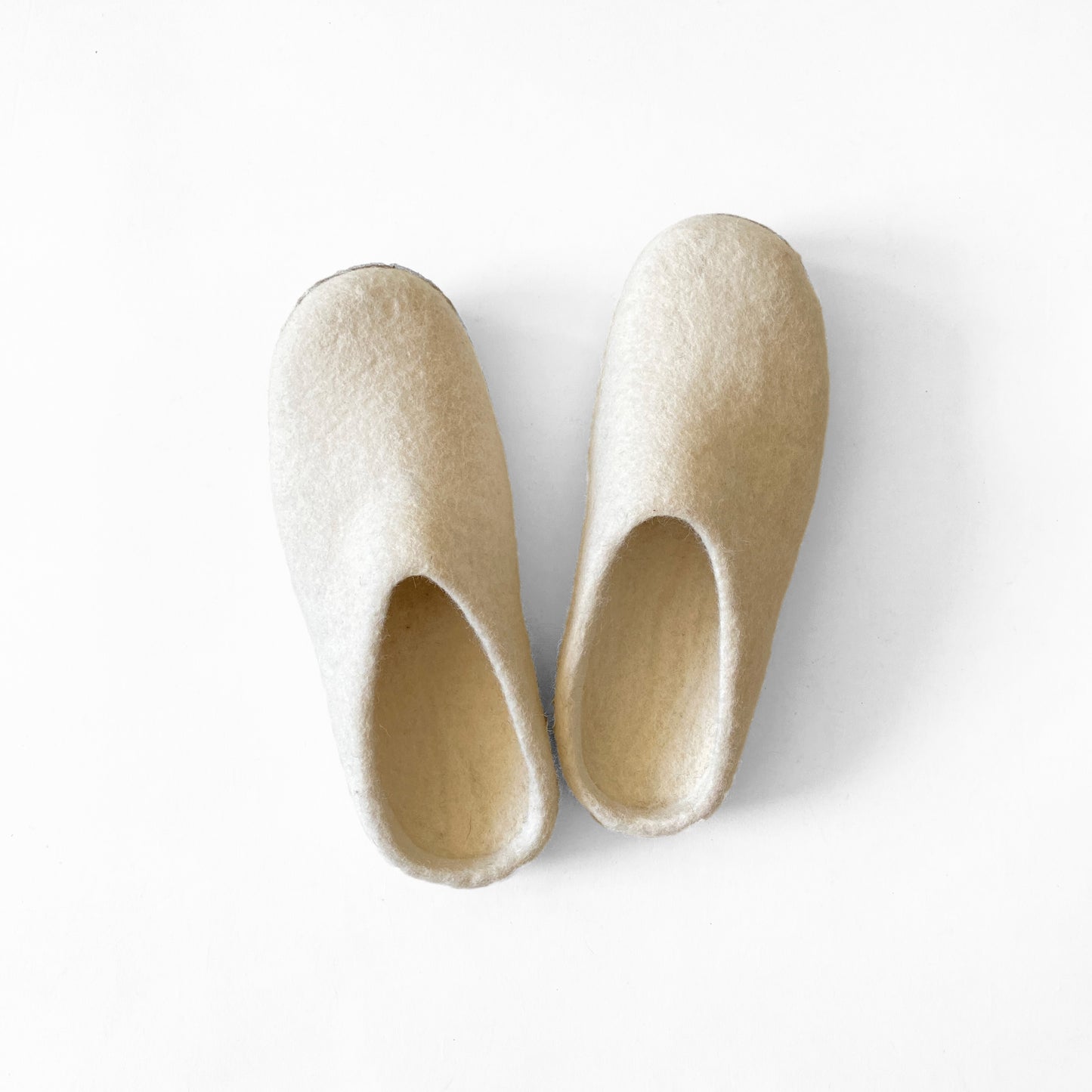 Wool room shoes / white