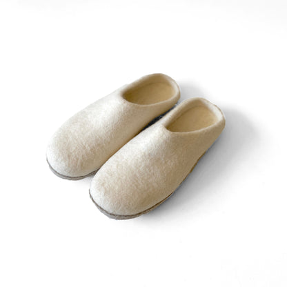 Wool room shoes / white