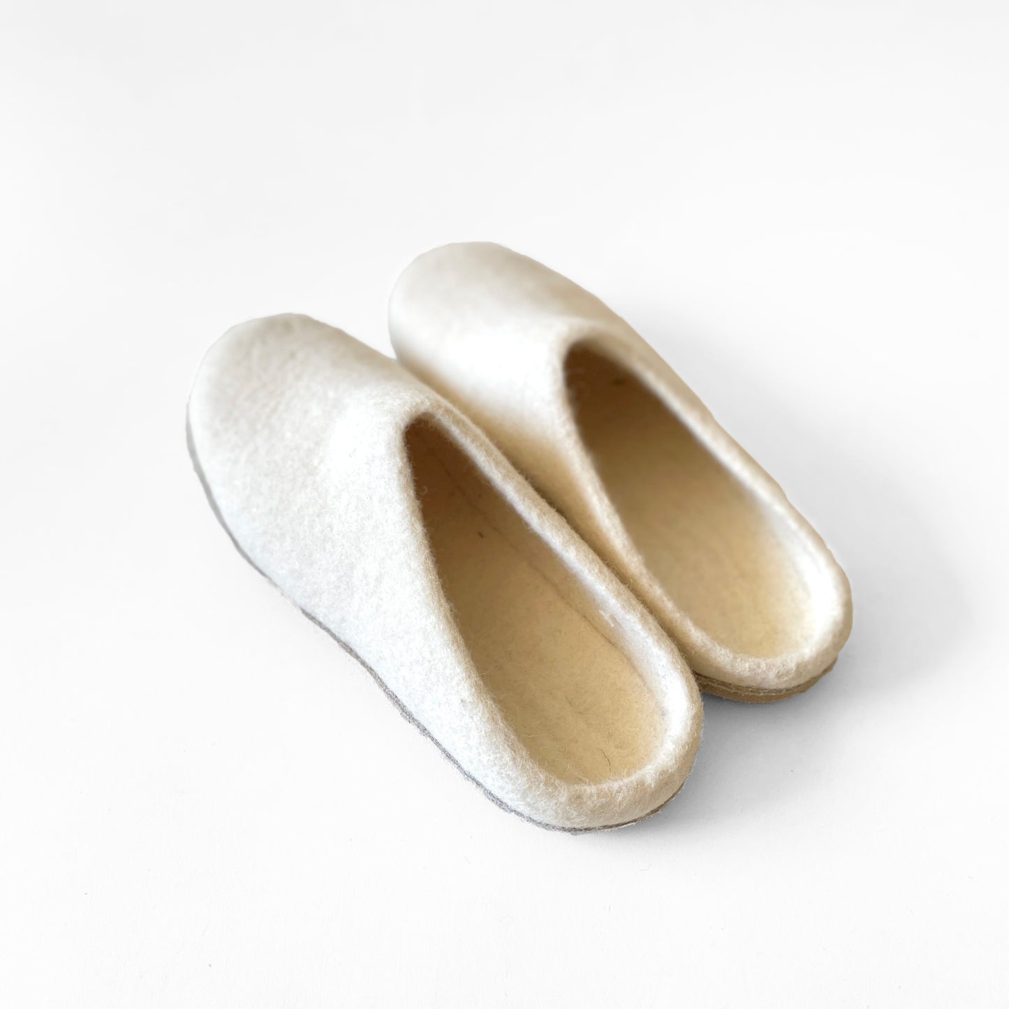 Wool room shoes / white
